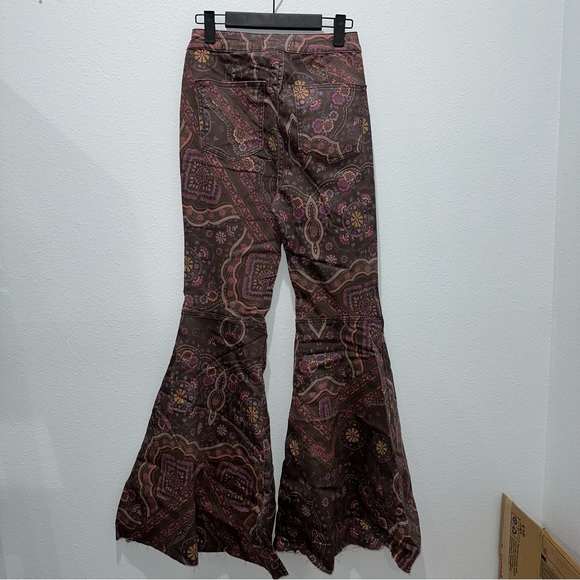 NWT Free People Just Float On Printed Flares Chocolate Combo 28 paisley purple - Picture 9 of 10